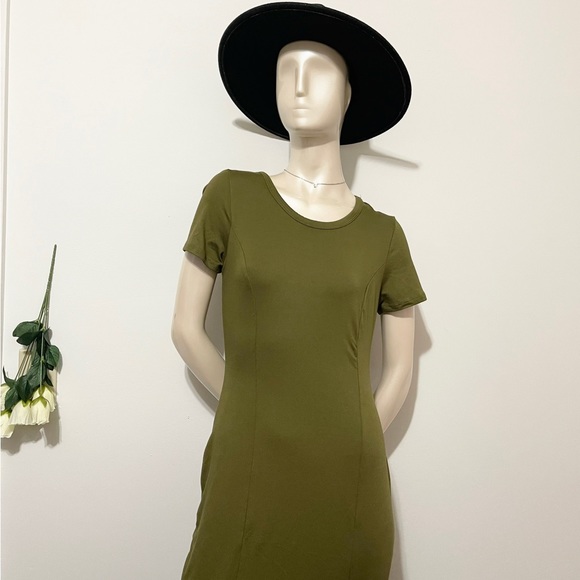 11 🎀 Beck Olive Green Maxi Dress 🎀 - Picture 2 of 5